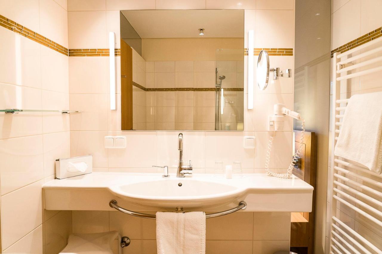 Hotel Hollweger Санкт Гильген Экстерьер фото